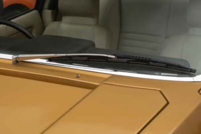6525英ポンド(邦貨換算約139万円)で落札された「ロータス エクラ」(C)Iconicauctioneers
