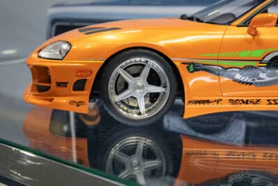 トヨタ スープラ(1/12スケール):レーシングハートのホイールも忠実に再現した仕上がり