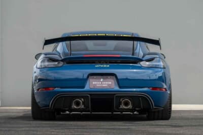 24万800ドル（邦貨換算約3756万円）で落札されたポルシェ 718ケイマン GT4 RS（C）Courtesy of Broad Arrow