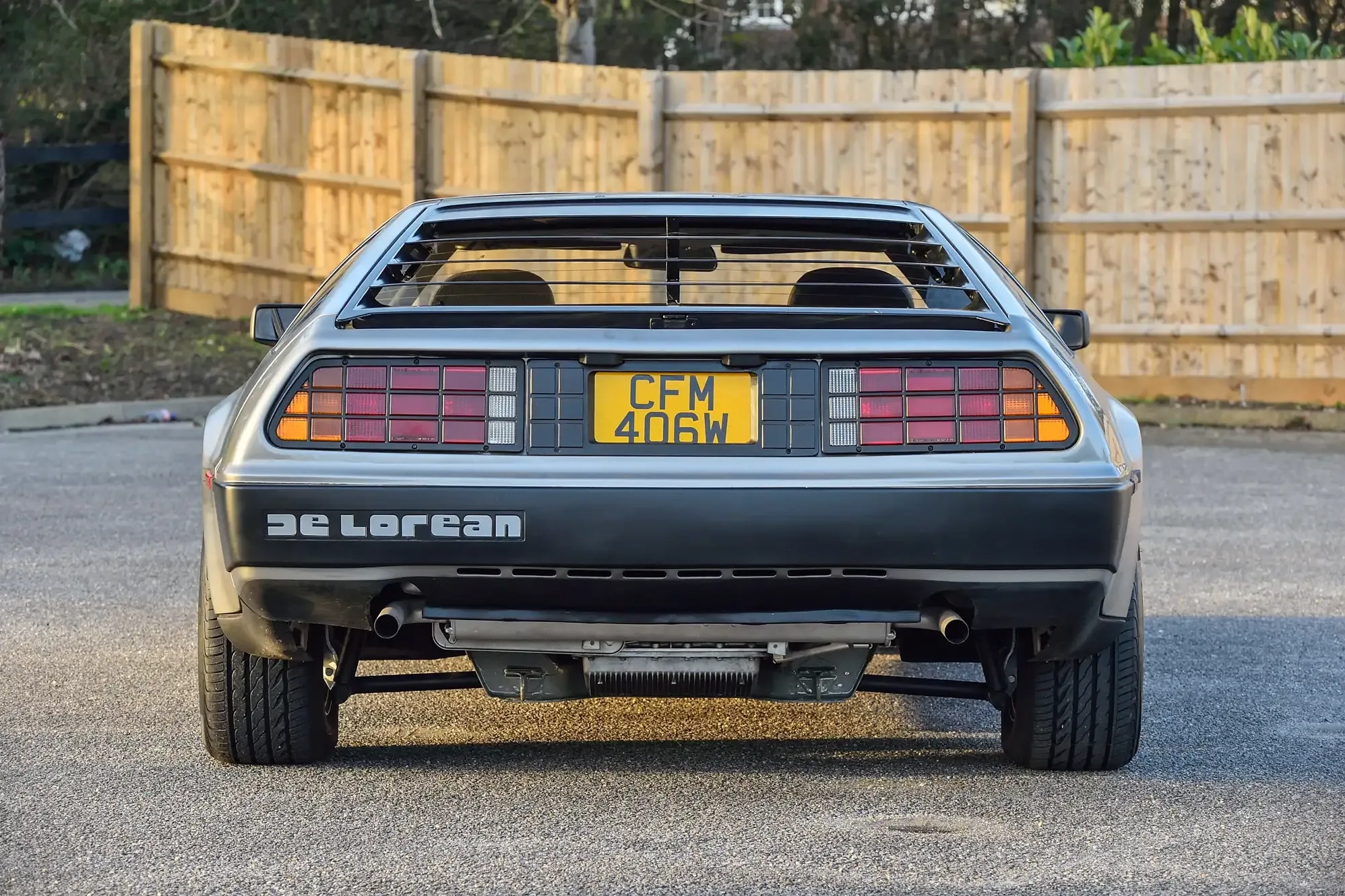デロリアン　DMC-12 マニュアル一式　カリフォルニアデロリアン1 超希少 88マイルを超えた先には驚愕プライスが!? 極上個体のデロリアン「DMC