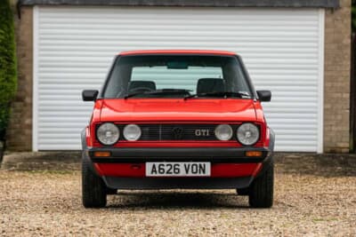 1万6875英ポンド（邦貨換算約359万円）で落札された初代フォルクスワーゲン「ゴルフGTI」（C）Iconicauctioneers
