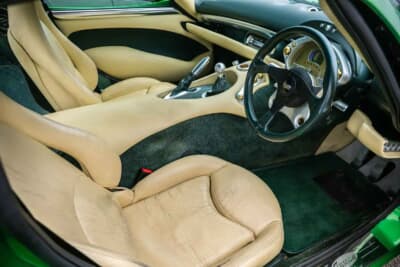 1万9125英ポンド(邦貨換算約404万円)で落札されたTVR「タスカン」(C)Iconic Auctioneers
