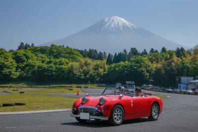 長野県から親子で参加。完全ノーマルからハードなカスタムまで、オーナーの個性が光る