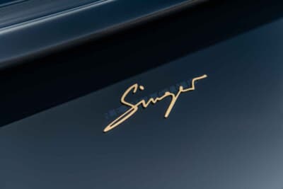 非公開で落札されたポルシェ「911 シンガー」（C）Courtesy of RM Sotheby's