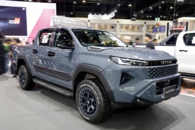 トヨタ新型ハイラックス:ウェッズアドベンチャーマッドヴァンスXタイプS。6本スポークとスクエアホールを組み合わせたハイブリッドなデザインを採用。※ホイールマッチングはパソコン上のCGによる予想図