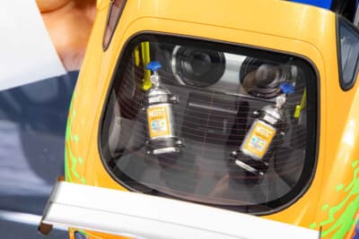 トヨタ スープラ(1/12スケール):リアシートを外してツインウーファーを搭載するカスタム