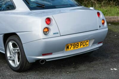 1万1250英ポンド(邦貨換算約240万円)で落札されたフィアット「クーペ フィアット 20Vターボ6」(C)Iconic Auctioneers