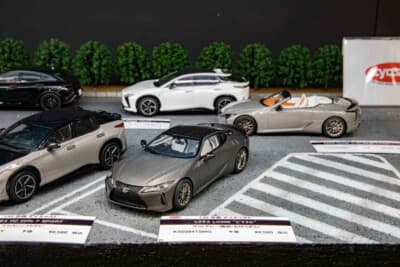 レクサス LC500(1/43スケール):マットグレーのボディカラーが美しいダイキャストモデル