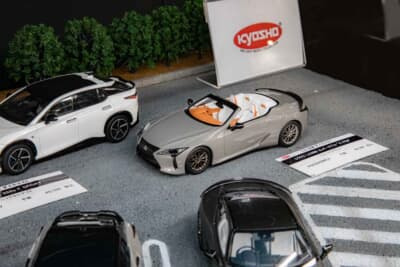 レクサス LC500 コンバーチブル(1/43スケール):洗練されたスタイリングを小スケールで完全再現