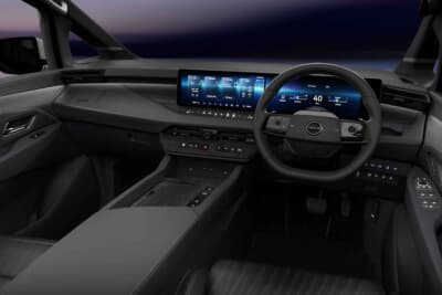 日産 エルグランド VIP：贅を尽くした空間は、まさに移動するファーストクラスそのものである