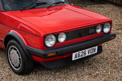 1万6875英ポンド（邦貨換算約359万円）で落札された初代フォルクスワーゲン「ゴルフGTI」（C）Iconicauctioneers