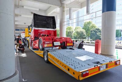 屋外にも展示スペースを備える。巨大なトラックなど、迫力満点の展示が期待できる