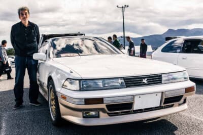 トヨタ ソアラ エアロキャビン：オーナーの小澤さんと愛車のツーショット。5年前に思い切って購入を決意したという
