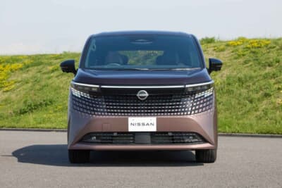 日産 エルグランド:新世代e-POWERとe-4ORCEが極上の乗り心地を提供する 日産 エルグランド:組子をモチーフにしたフロントグリルが工芸品のような顔つき