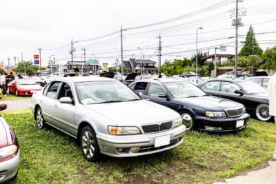 当時はファミリーカーや高級車として活躍したセダン系のクルマも多数参加していた