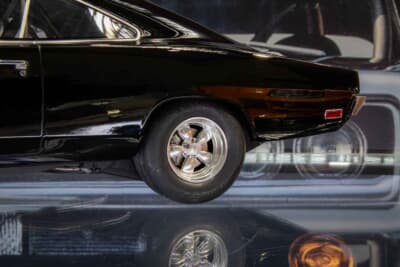 ダッジ チャージャー(1/12スケール):流麗なボディラインとマッスルカーの力強さを見事に表現