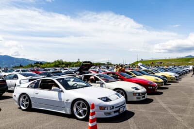 日産 Z32:こちらのエリアにも数多くのオーナーが参加。美しく保たれた名車が並ぶ光景だ