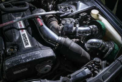 日産 スカイライン GT-R:エンジンルームはバレル研磨のみ。次のオーナーが自由にカスタムできる余白を残す