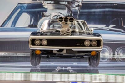 ダッジ チャージャー(1/12スケール):フロントのメッキバンパーが迫力ある顔つきを作り出す