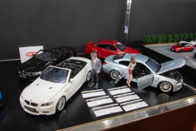 BMW M3 コンバータブル(1/18スケール):精密モデル。フィギュアを添えて美しい情景を演出