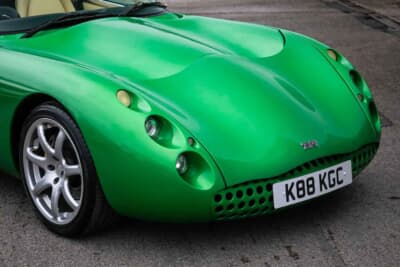 1万9125英ポンド(邦貨換算約404万円)で落札されたTVR「タスカン」(C)Iconic Auctioneers