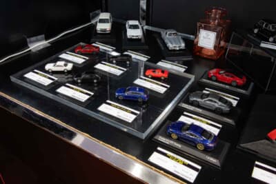 ミニチャンプス製(1/43スケール等):実車の美しいプロポーションを小スケールで完全再現