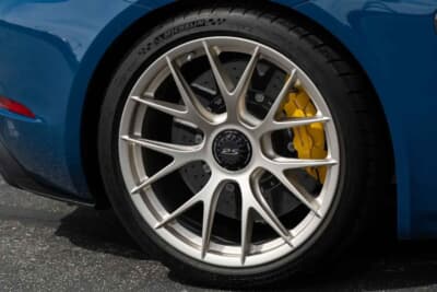 24万800ドル（邦貨換算約3756万円）で落札されたポルシェ 718ケイマン GT4 RS（C）Courtesy of Broad Arrow