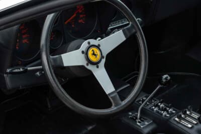 43万8125ユーロ（邦貨換算約8106万円）で落札された「フェラーリ 365BB」（C）2026 Courtesy of RM Sotheby's