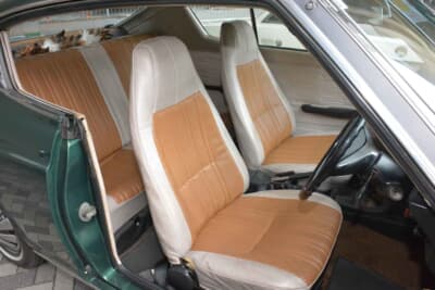 日産 バイオレット 1400DX:上位グレードは黒内装だがDXの明るい色調がお気に入りとのこと
