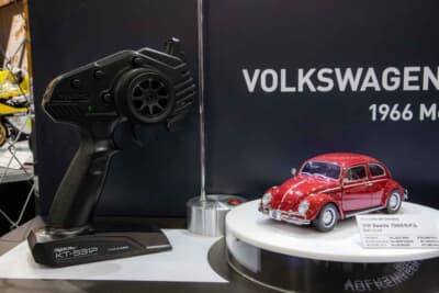 VW ビートル 1966(ミニッツ):新規金型モデル。ルビーレッドのボディが美しい