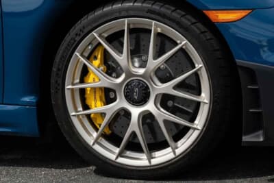 24万800ドル（邦貨換算約3756万円）で落札されたポルシェ 718ケイマン GT4 RS（C）Courtesy of Broad Arrow