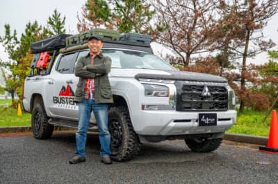 三菱 トライトン：オーナーの“リンリン”さん。三菱のディーラーでフロント業務を担当しており、今回のカスタムも車検をしっかりとクリアできるように作り上げた。ディーラー勤務ならではの安心できる仕様だ