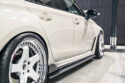 ホンダ シビックタイプR(FL5):純正サイドステップの下にEXEED JAPANのサイドディフューザーを装着する