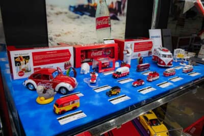 コーギー製ミニカー:コカ・コーラ仕様のトラックなど遊び心あふれるお洒落なモデル