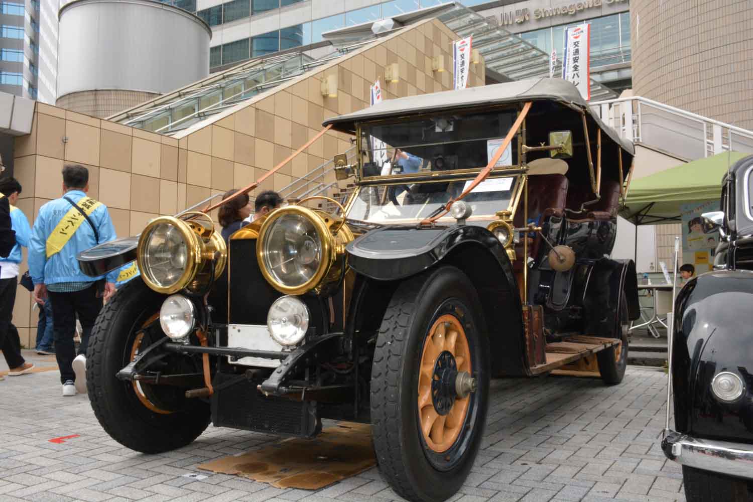 1910年式ロールス・ロイス「シルバーゴースト」の圧倒的佇まいと