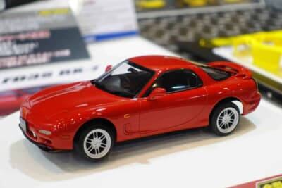 アオシマ エアサスカスタム:車高を一番高く設定した状態の作例だ。エアサスのギミックにより、自分の好みに合わせた自由なスタイリングを徹底的に追求できる仕様だ
