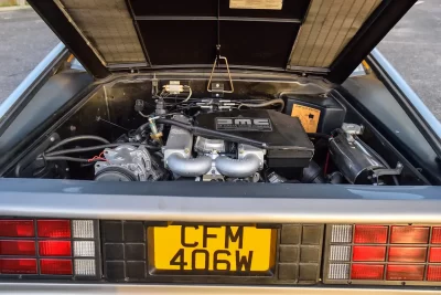 5万4000英ポンド(邦貨換算約1156万円)で落札されたデロリアン「DMC-12」(C)Iconicauctioneers