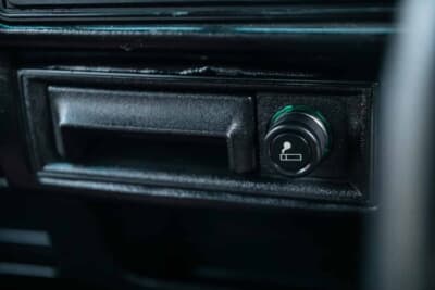 1万6875英ポンド（邦貨換算約359万円）で落札された初代フォルクスワーゲン「ゴルフGTI」（C）Iconicauctioneers