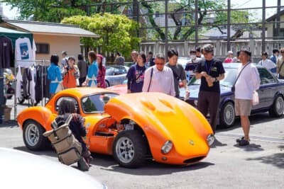 ジネッタ G4：そのままサーキットへ持ち込んでもタイムが出せるであろうモディファイに人が足を止める