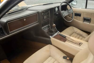 6525英ポンド(邦貨換算約139万円)で落札された「ロータス エクラ」(C)Iconicauctioneers