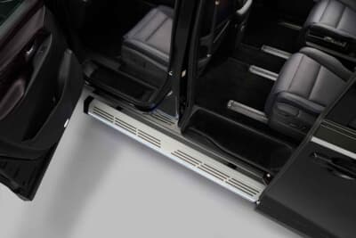 日産 エルグランド VIP：機能と美しさを高次元で両立させた、日産の新しい意思を感じる1台
