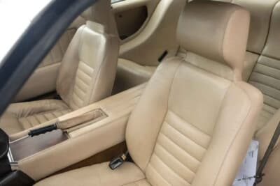 6525英ポンド(邦貨換算約139万円)で落札された「ロータス エクラ」(C)Iconicauctioneers