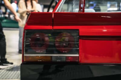Re30 スカイラインシルエット：拡幅後のボディに合わせて移設されたテールランプ