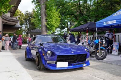 日産 フェアレディZ：観客に見守られながら退出するのは、地元葛飾の国産旧車名門スターロードが手がけた1台