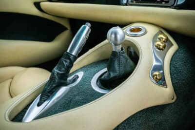 1万9125英ポンド(邦貨換算約404万円)で落札されたTVR「タスカン」(C)Iconic Auctioneers