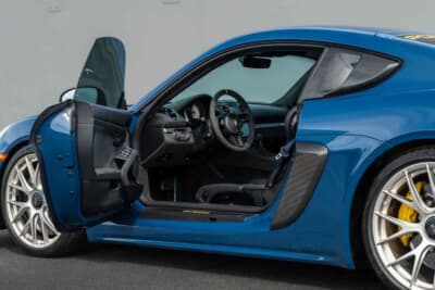 24万800ドル（邦貨換算約3756万円）で落札されたポルシェ 718ケイマン GT4 RS（C）Courtesy of Broad Arrow