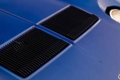 660万5000ドル（邦貨換算約10億4220万円）で落札されたランボルギーニ「P400ミウラSV」（C）Courtesy of Broad Arrow