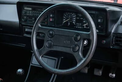1万6875英ポンド（邦貨換算約359万円）で落札された初代フォルクスワーゲン「ゴルフGTI」（C）Iconicauctioneers