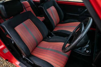 1万6875英ポンド（邦貨換算約359万円）で落札された初代フォルクスワーゲン「ゴルフGTI」（C）Iconicauctioneers