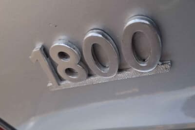 1万688ポンド(邦貨換算約226万円)で落札されたフィアット「124スポルト」(C)Iconicauctioneers